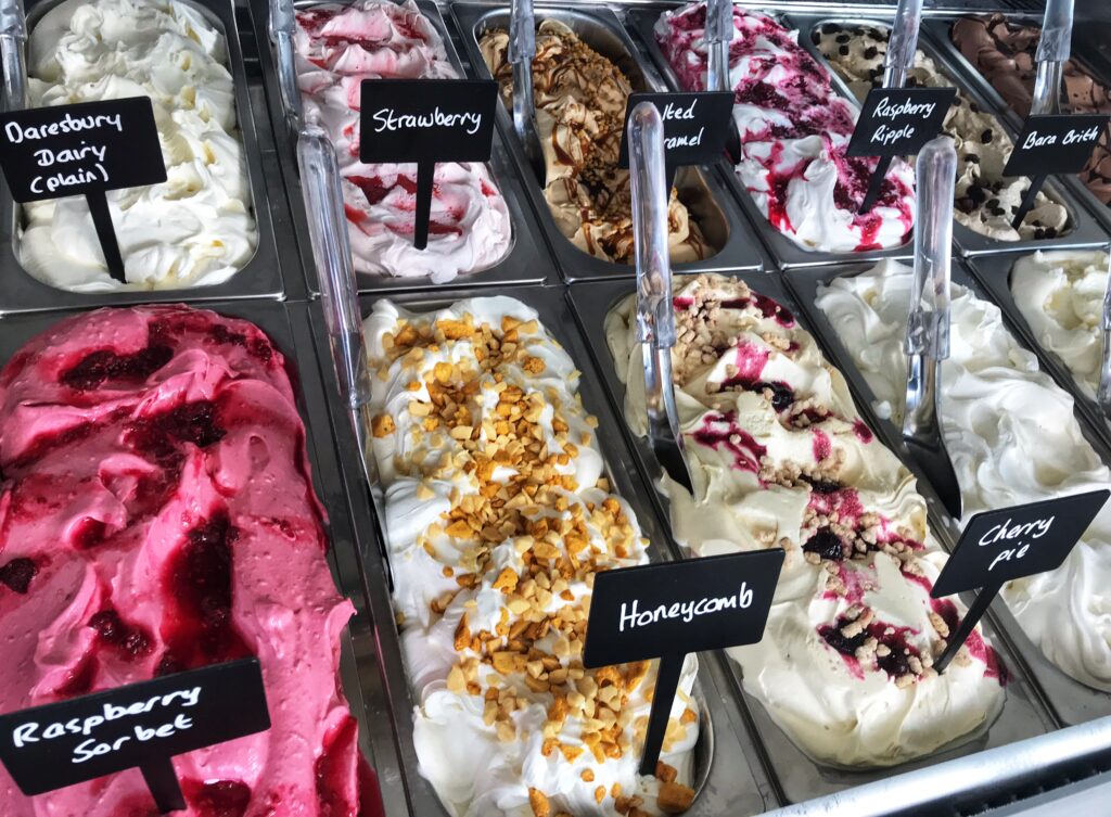 Ice cream display cabinet